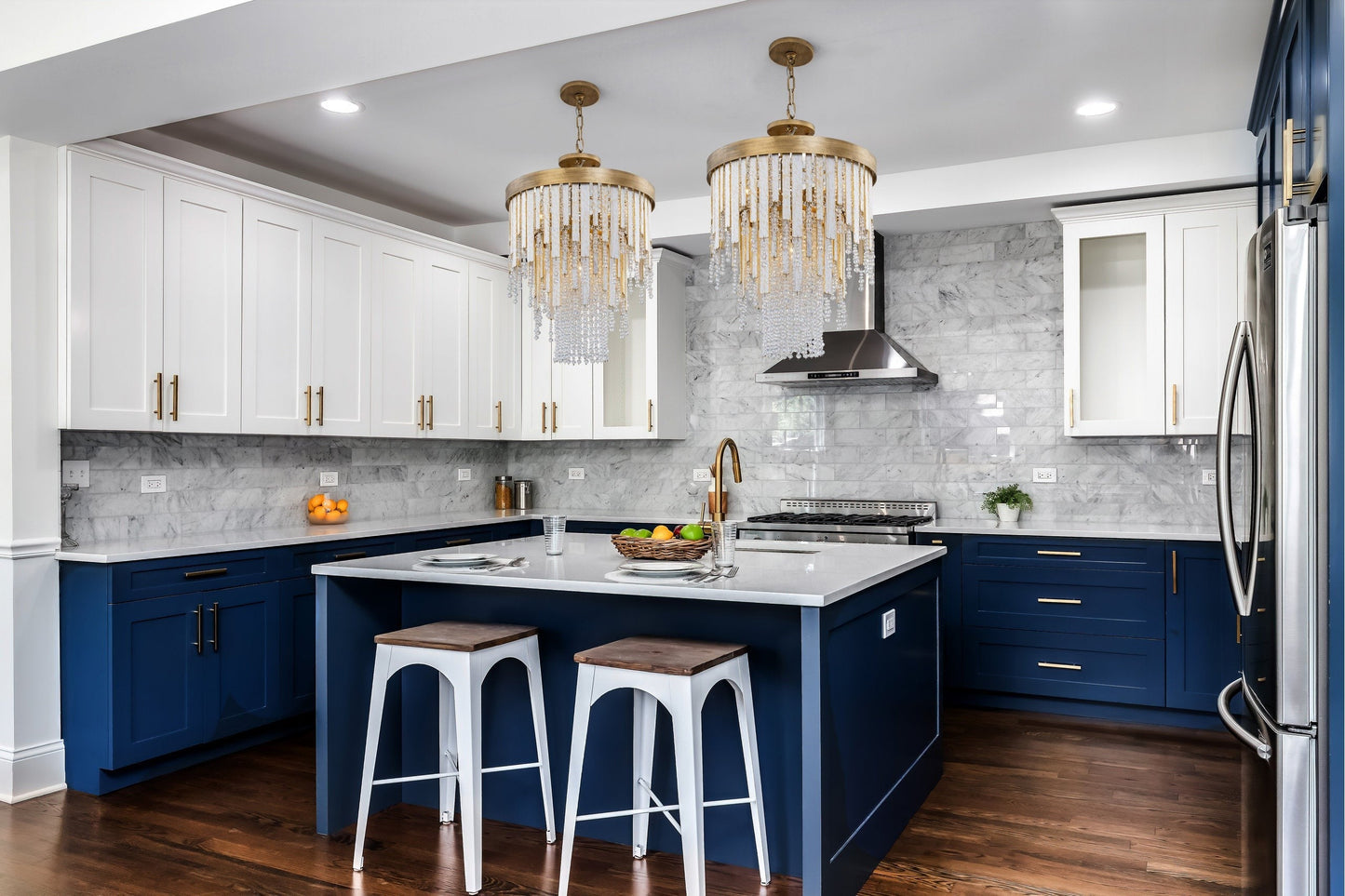 Spanish Moss Wood & Steel 7-Light Chandelier (Compact)